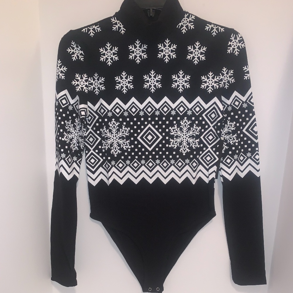 SNOWFLAKE BLACK & WHITE BODY SUIT - WOMEN'S SIZE MEDIUM